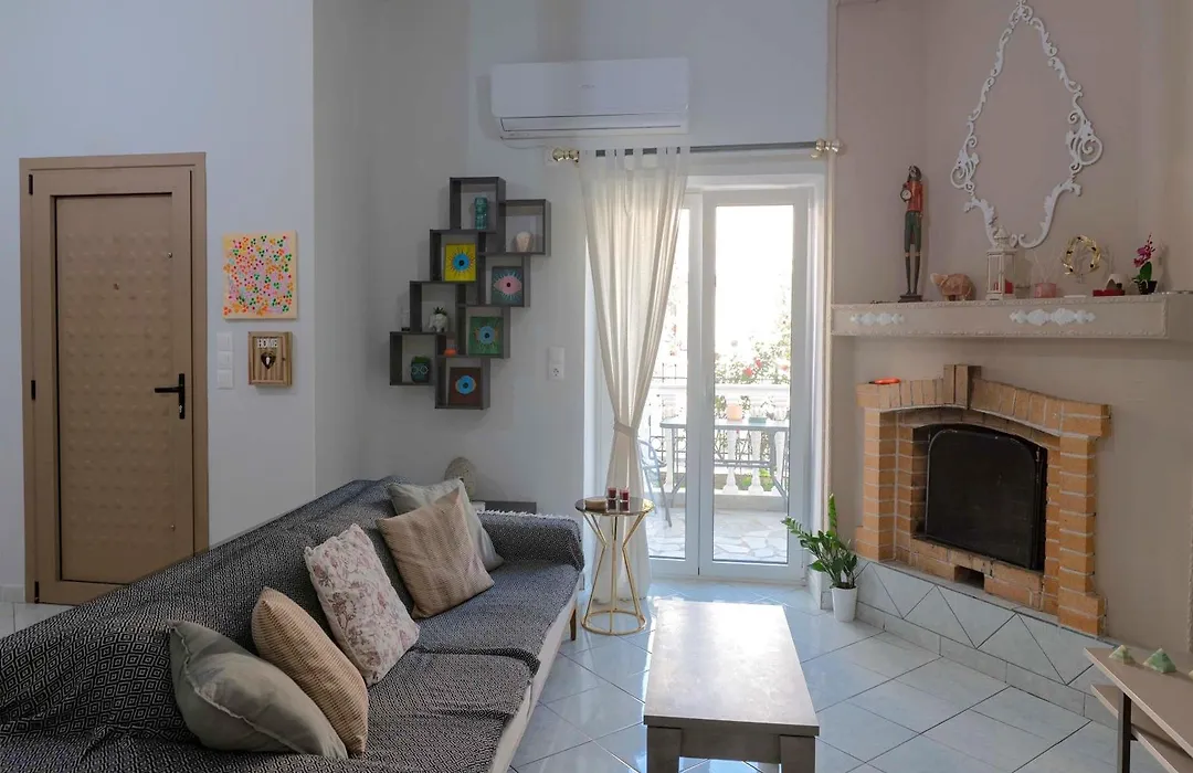 Private Spacious Apartment-1