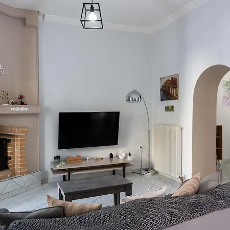 Private Spacious Apartment-3